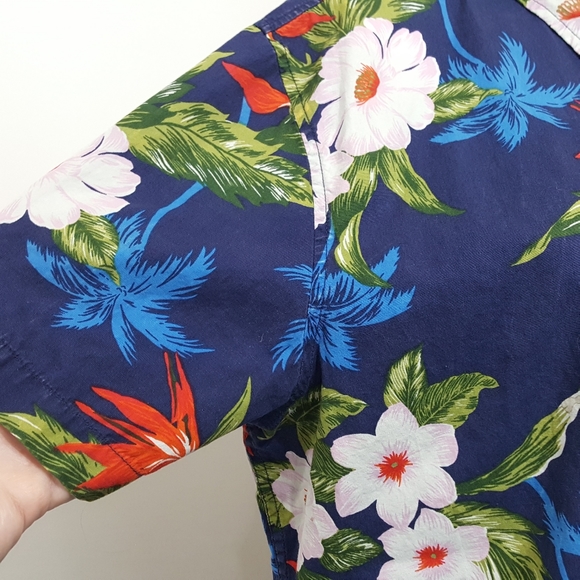 American Eagle Mens Hawaiian Floral XL Navy Red - Picture 11 of 12